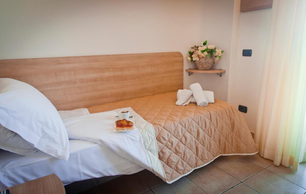 Costazzurra By Interlux